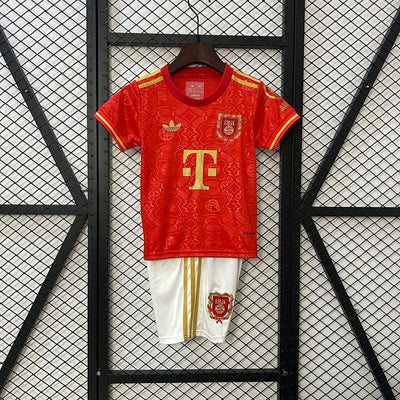 Ensemble Bayern Munich 125 ans Rouge Enfant 25/26