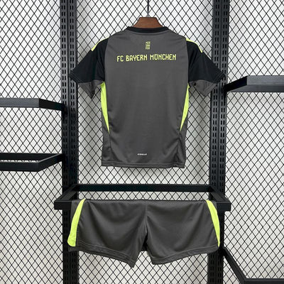 Bayern Munich Goalkeeper Kids Kit