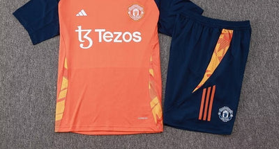 Manchester United Pre-Match Kit 24/25 (4)