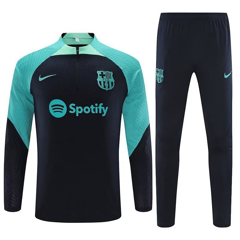 Survêtement FC Barcelone 23/24 (9)