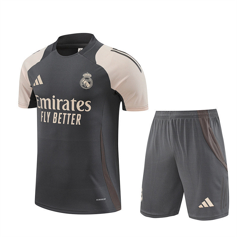 Ensemble Real Madrid Prématch 24/25 (5)