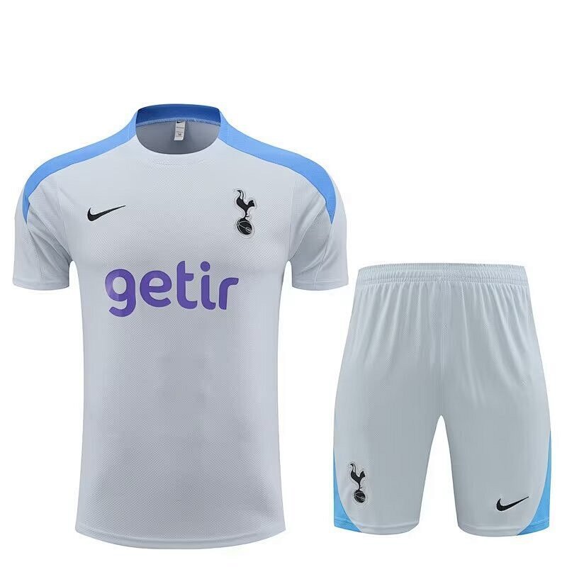Ensemble Tottenham Prématch 24/25 (4)