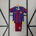 Ensemble Enfant FC Barcelone Domicile 05/06