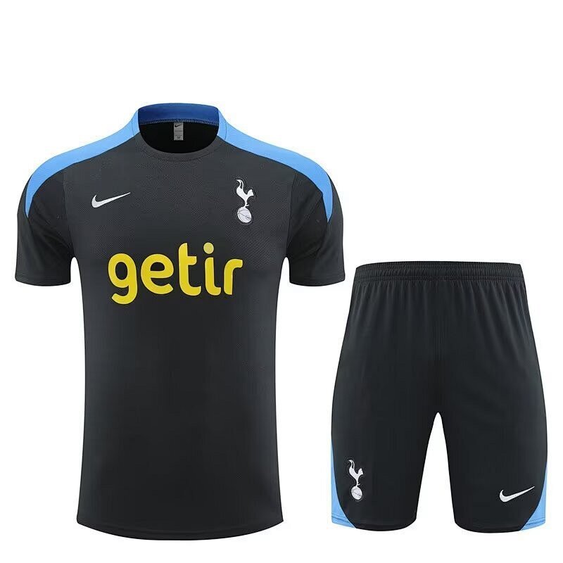 Ensemble Tottenham Prématch 24/25 (2)
