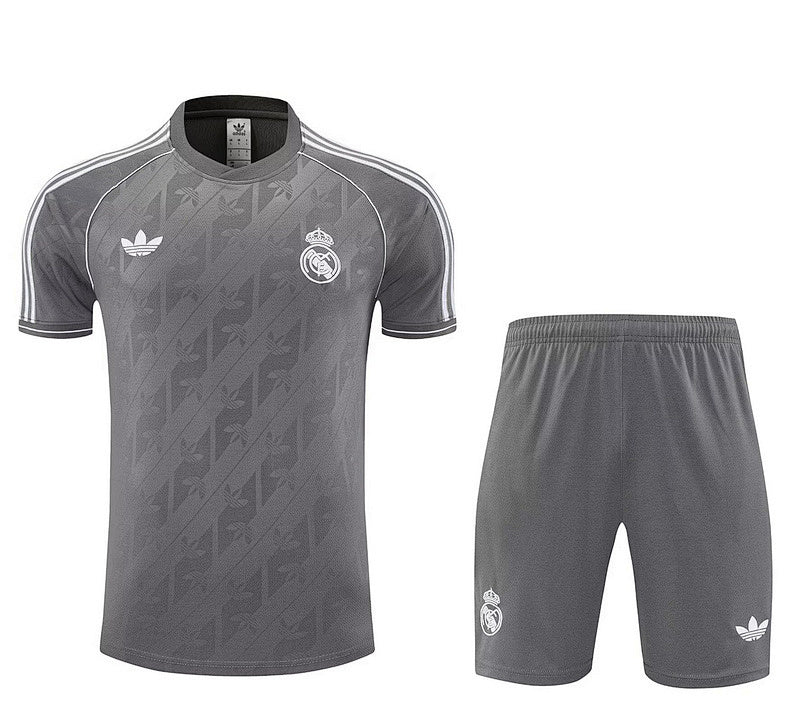 Ensemble Real Madrid Gris Prématch 25/26