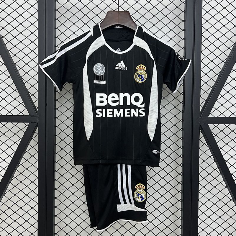 Ensemble Enfant Real Madrid Extérieur 06/07