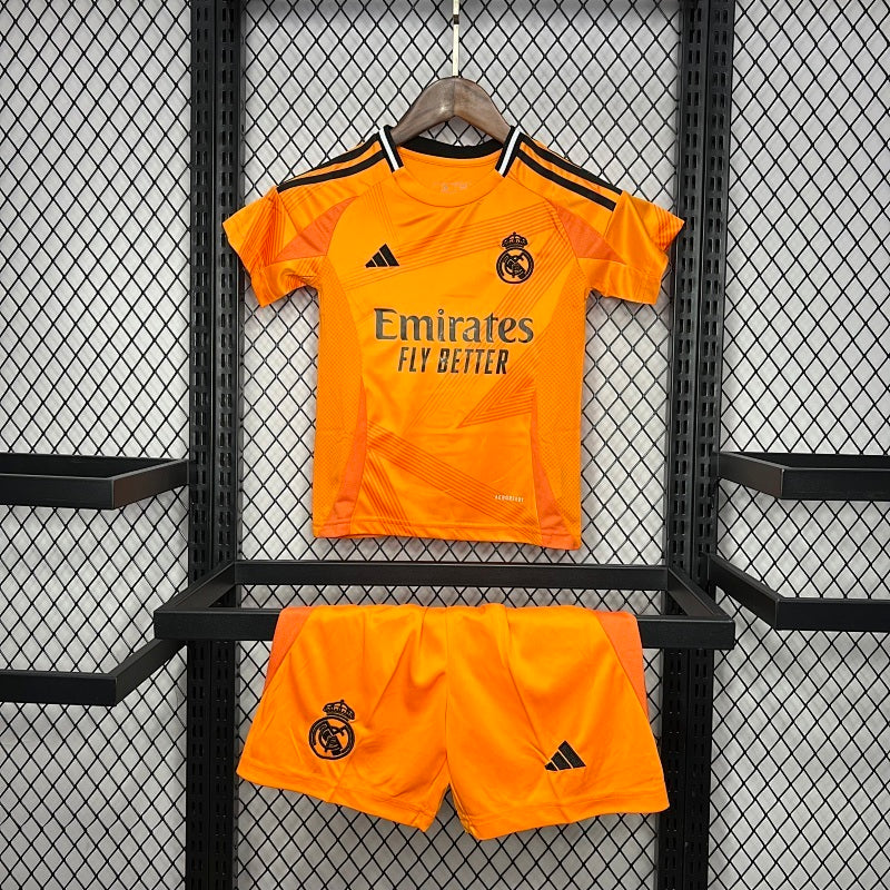 Conjunto Niño Real Madrid Visitante 24/25