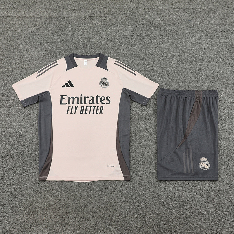 Ensemble Real Madrid Prématch 24/25 (2)