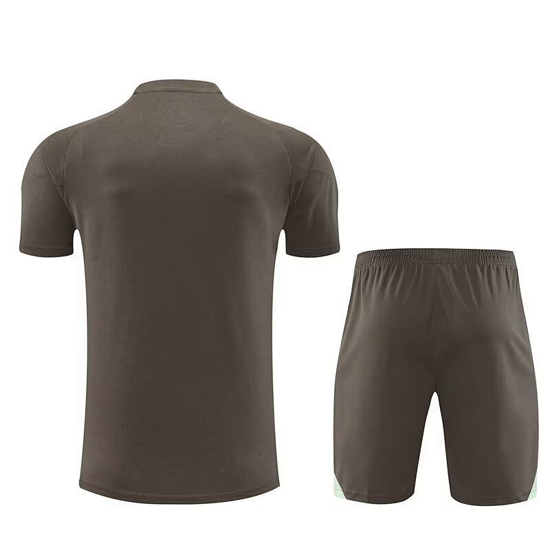 Ensemble Real Madrid Marron Prématch 25/26