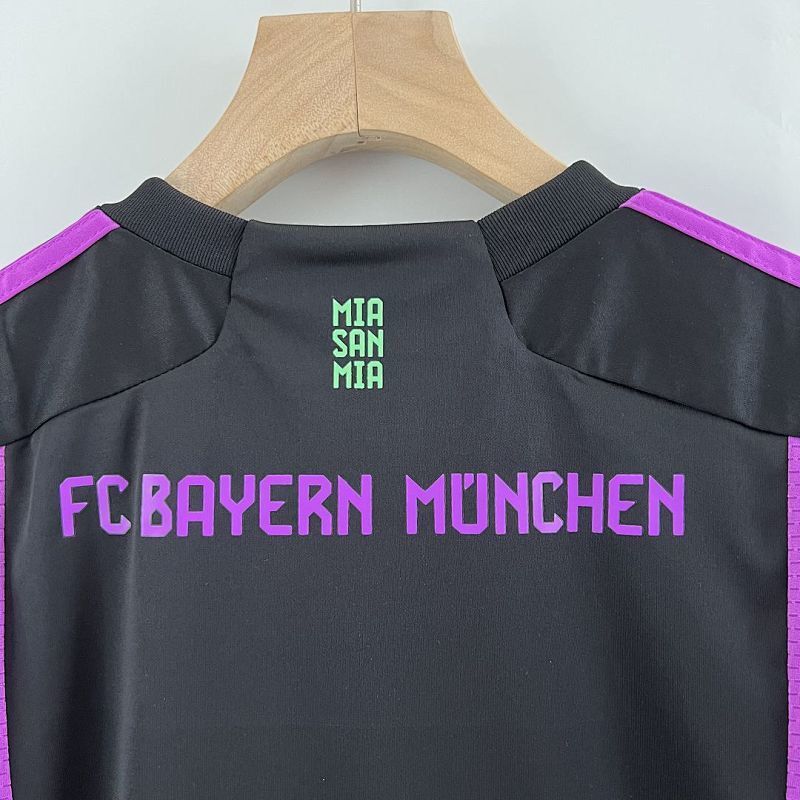 Ensemble Enfant Bayern Munich Extérieur 23/24