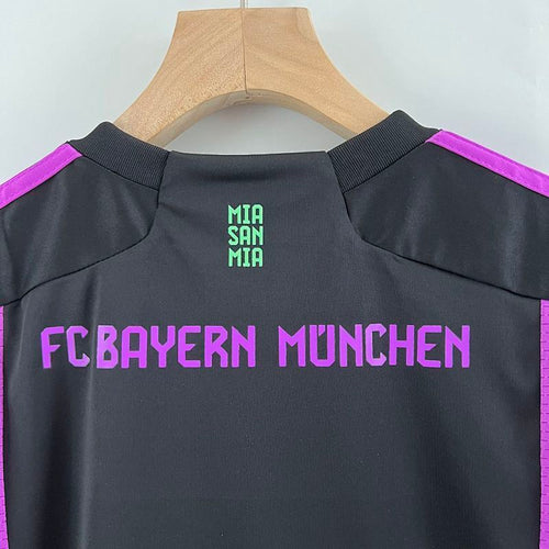 Ensemble Enfant Bayern Munich Extérieur 23/24