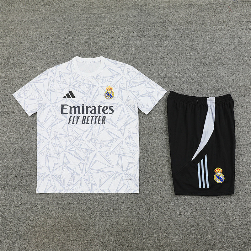 Ensemble Real Madrid Prématch 24/25 (14)