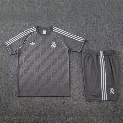 Ensemble Real Madrid Gris Prématch 25/26