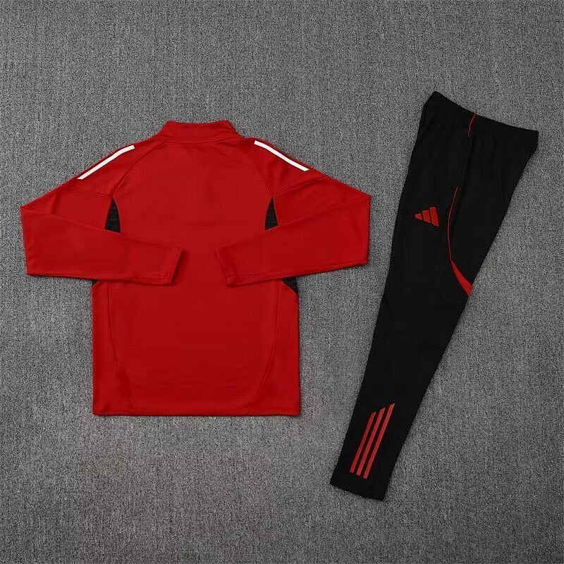Survêtement Manchester United Rouge 25/26 (5)