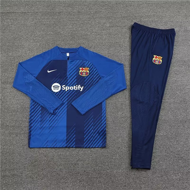 Survêtement FC Barcelone 23/24 (8)