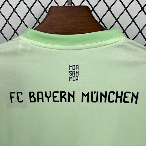 Ensemble Bayern Munich Vert 25/26