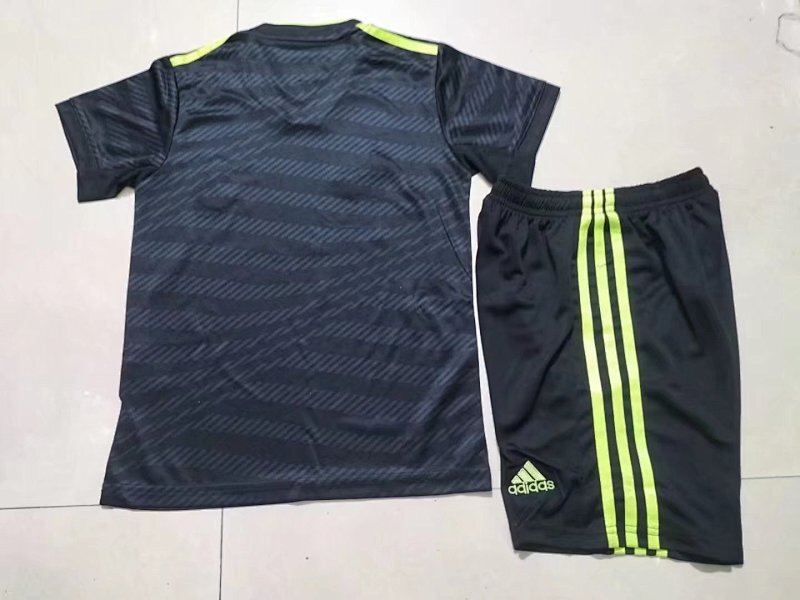 Ensemble Enfant Real Madrid Extérieur 22/23