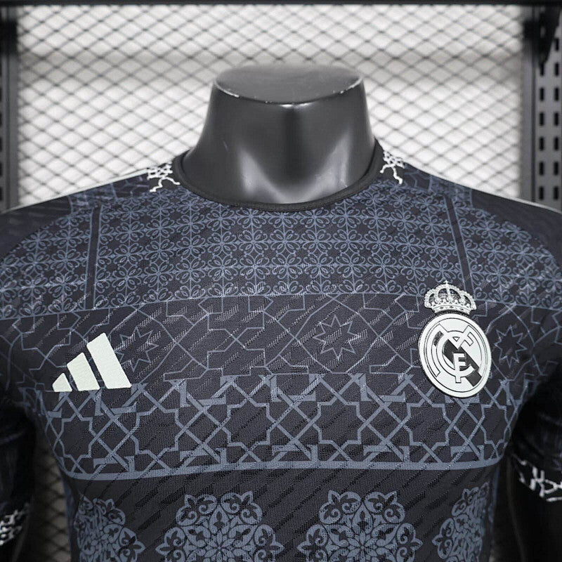 Real Madrid Black Player Version Jersey 24/25 (3)