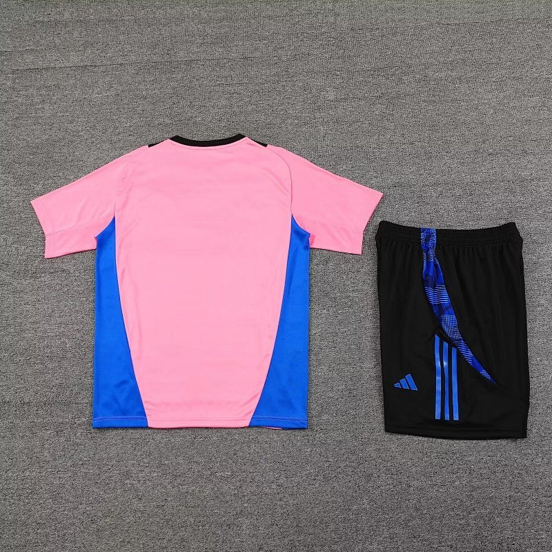 Manchester United Pre-Match Kit 24/25 (3)