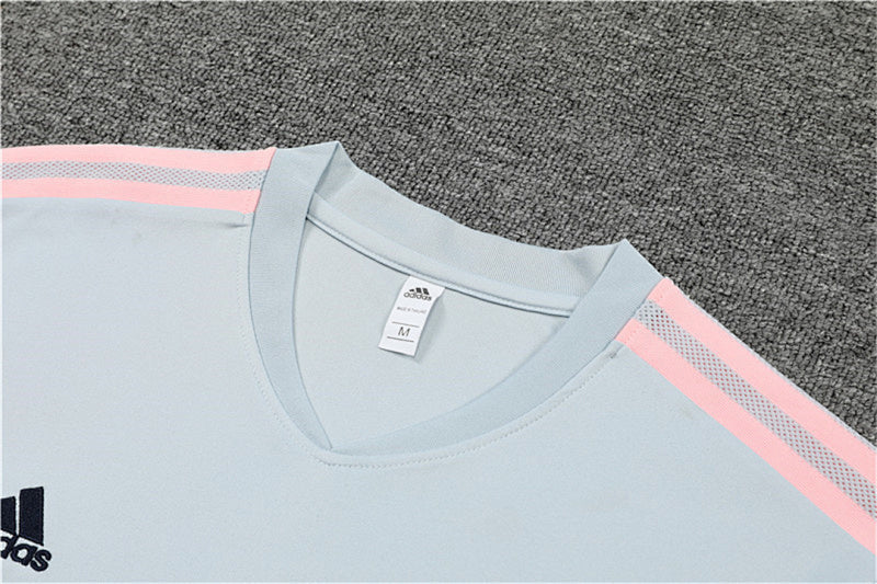 Arsenal Pre-Match Kit 22/23