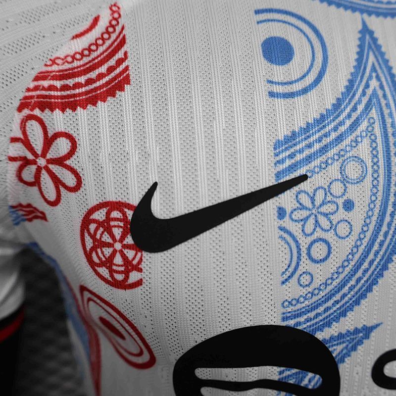 Camiseta FC Barcelona Blanco Edición Especial Versión Player 24/25 (2)