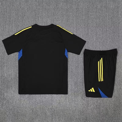 Manchester United Black Pre-Match Kit 25/26 (2)