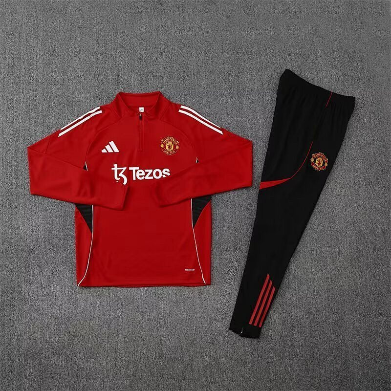 Survêtement Manchester United Rouge 25/26 (5)