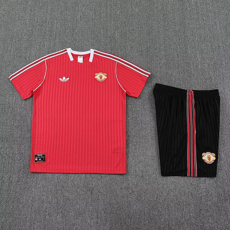 Ensemble Manchester United Rouge Prématch 25/26 (2)