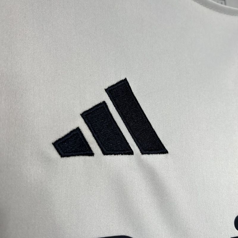 Camiseta Real Madrid Pre-Partido 24/25 (5)