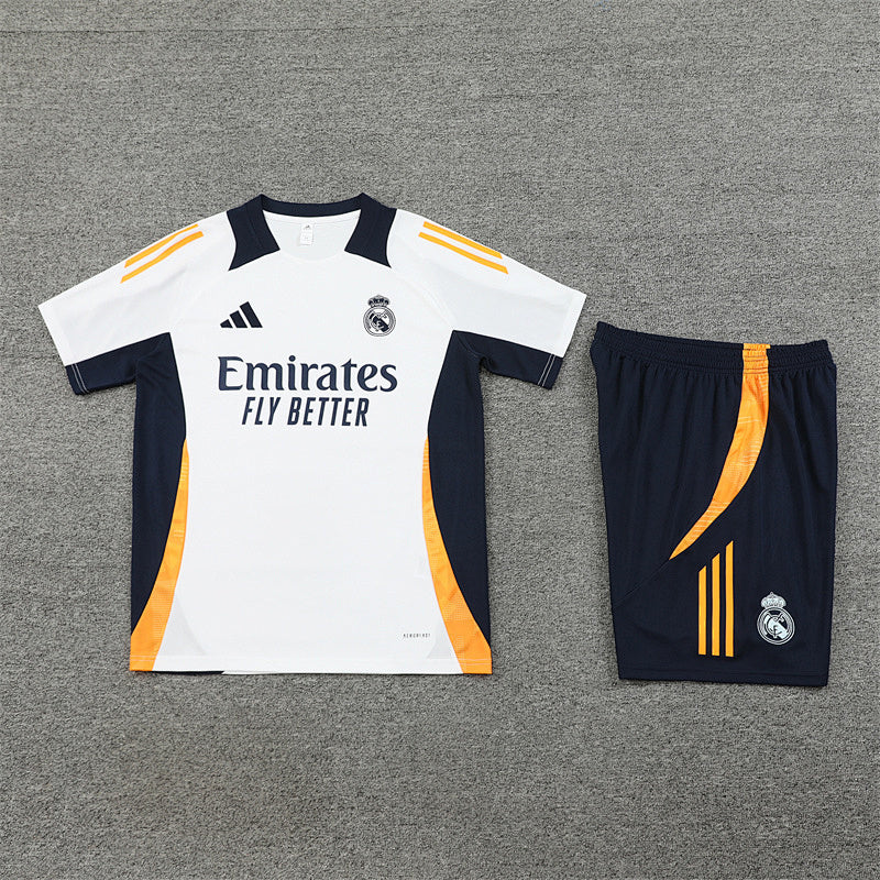 Ensemble Real Madrid Prématch 24/25 (17)