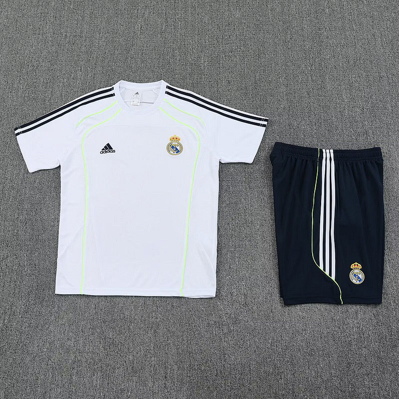 Ensemble Real Madrid Blanc Prématch 25/26 (2)