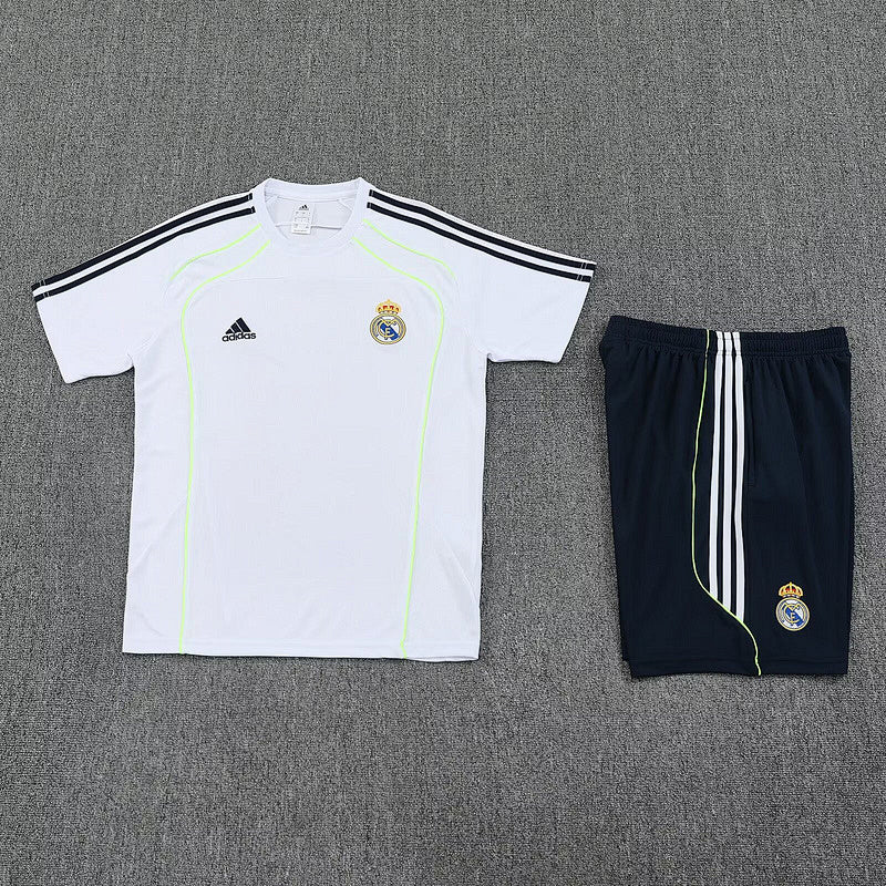 Ensemble Real Madrid Blanc Prématch 25/26 (2)