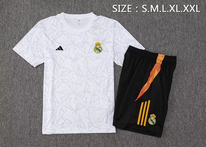 Ensemble Real Madrid Prématch 24/25 (12)