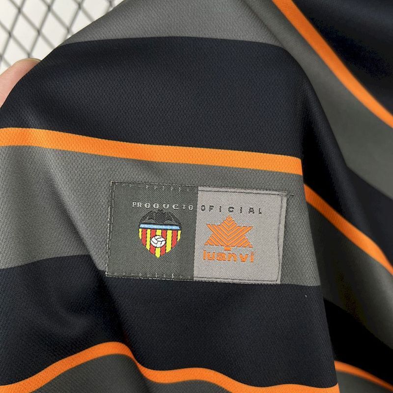 Valence Third Retro Jersey 99/00 (2)
