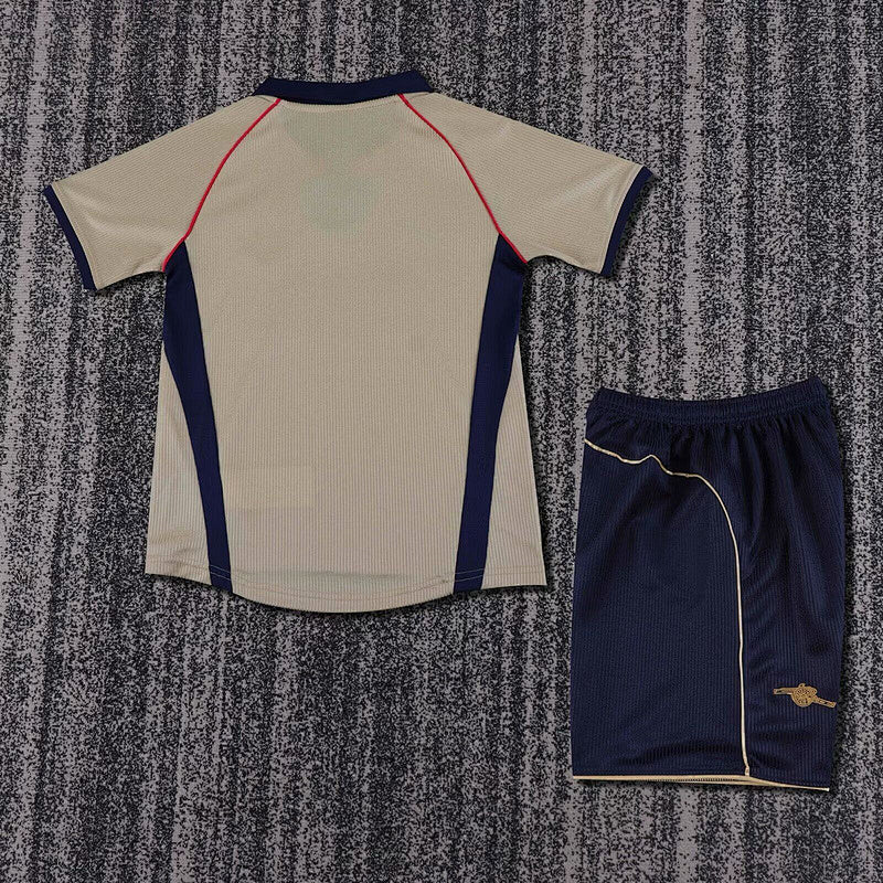 Conjunto Niño Arsenal Visitante 01/02