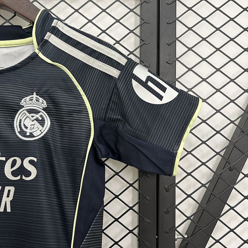 Ensemble Enfant Real Madrid Extérieur 25/26