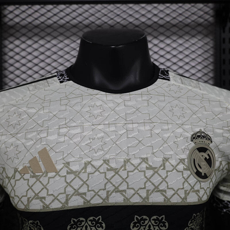 Camiseta Real Madrid Blanco Versión Player 24/25 (2)