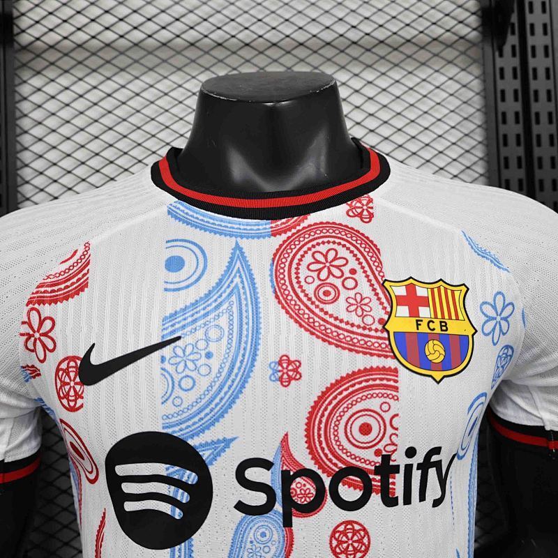 Camiseta FC Barcelona Blanco Edición Especial Versión Player 24/25 (2)