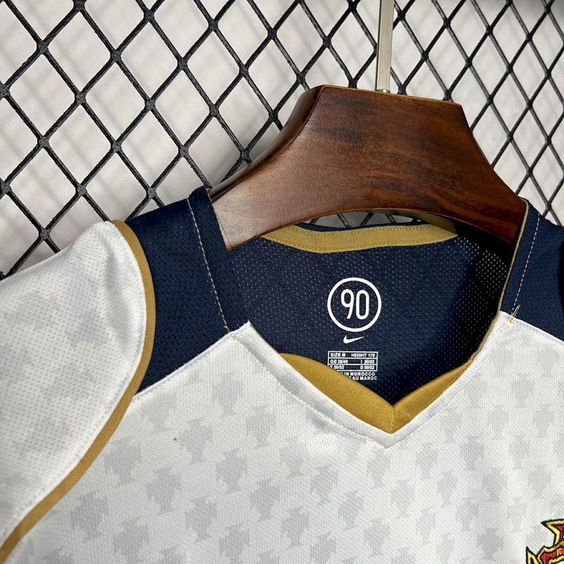 Maillot Portugal Vintage Extérieur Rétro 2004