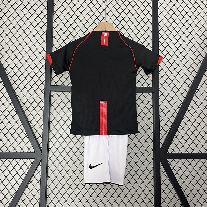 Conjunto Niño Manchester United Visitante 07/08