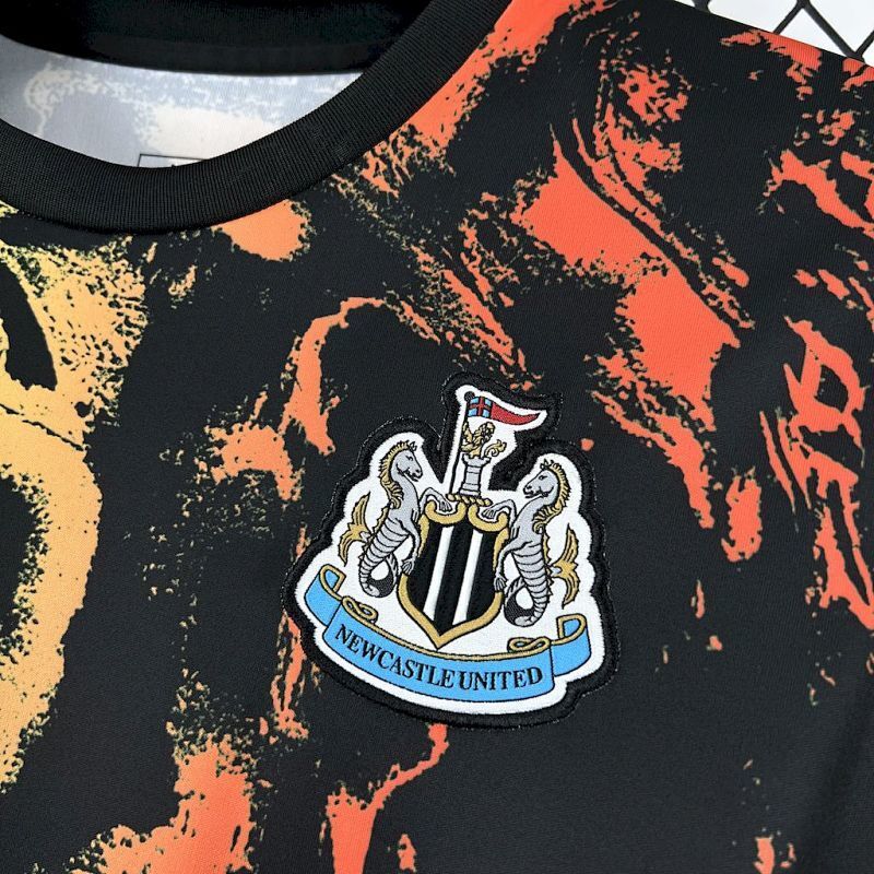 Maillot Newcastle Prématch 25/26