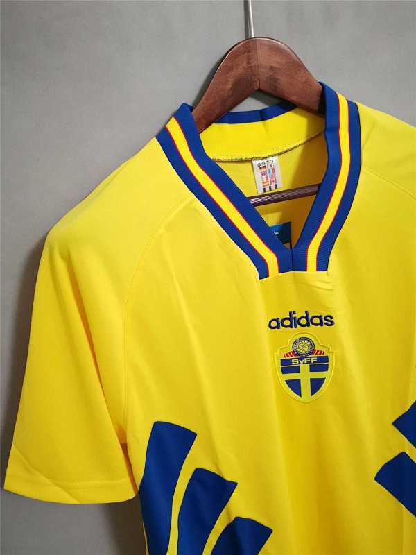 Maillot Sweden yellow Domicile Rétro 25/26