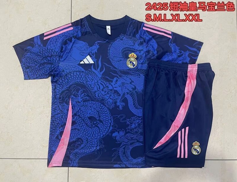 Maillot Real Madrid Prématch 24/25 (8)