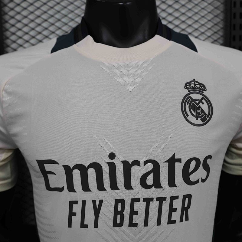 Real Madrid Pre-Match Jersey 24/25 (2)