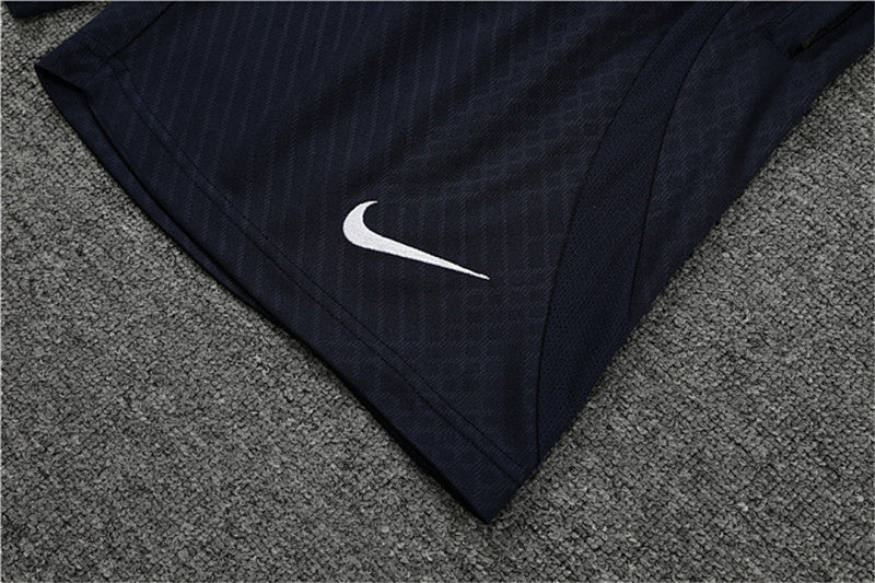 Ensemble Chelsea Bleu Prématch 22/23 (2)