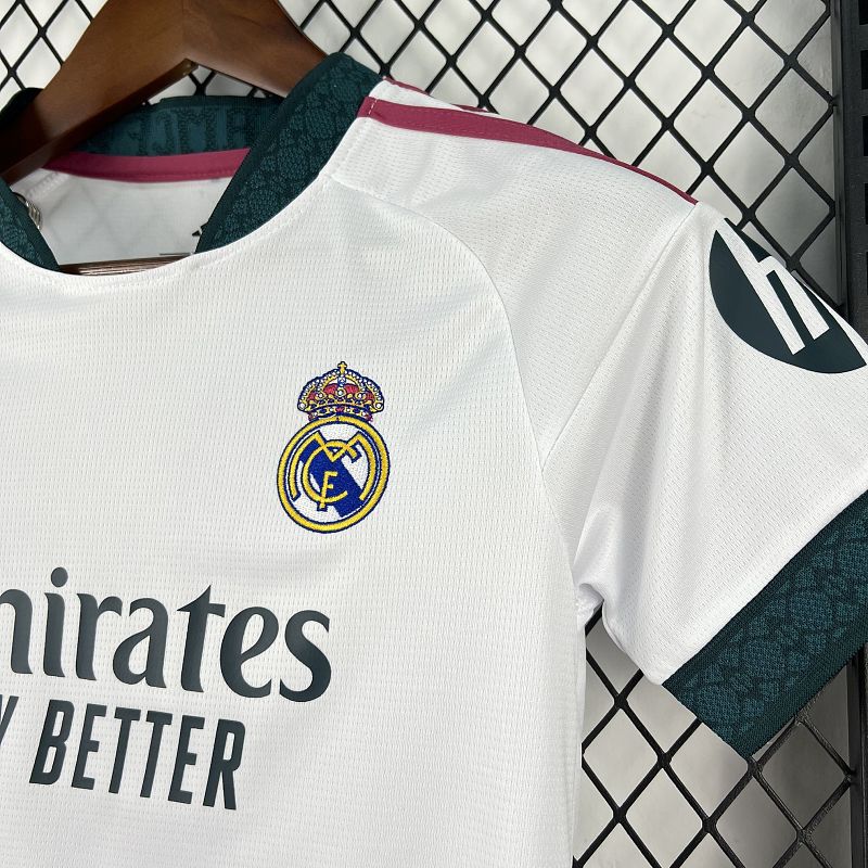 Ensemble Enfant Real Madrid Domicile 26/27