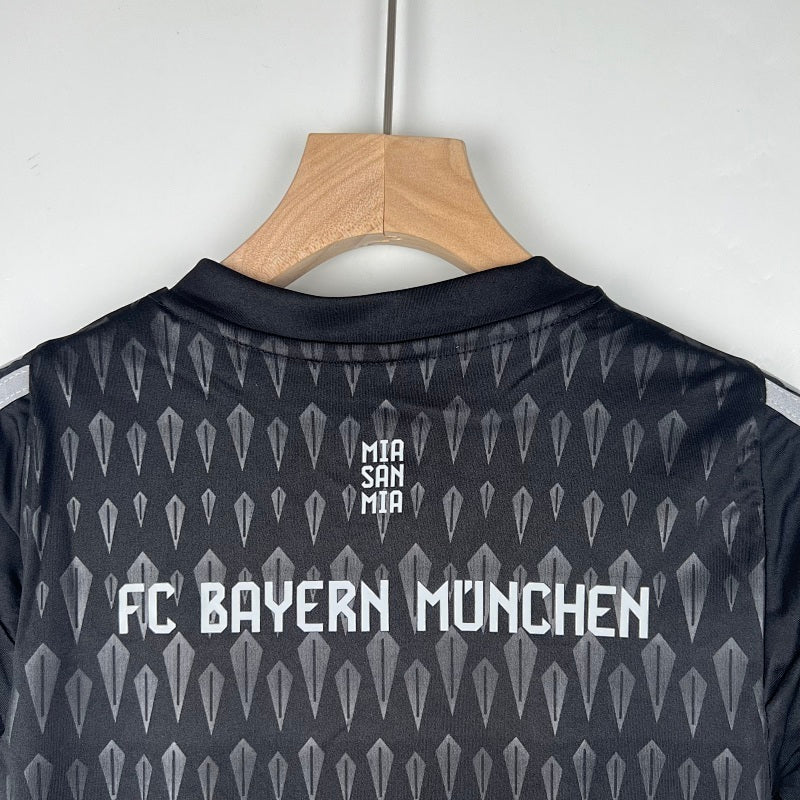Ensemble Enfant Bayern Munich Gardien 23/24