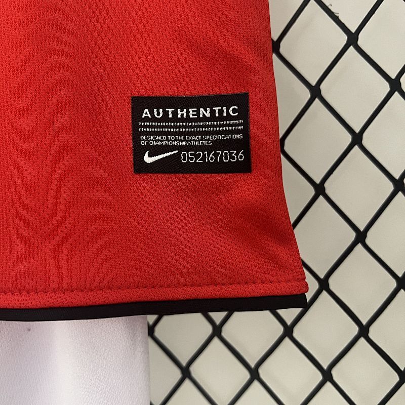 Manchester United Home Kids Kit 10/11