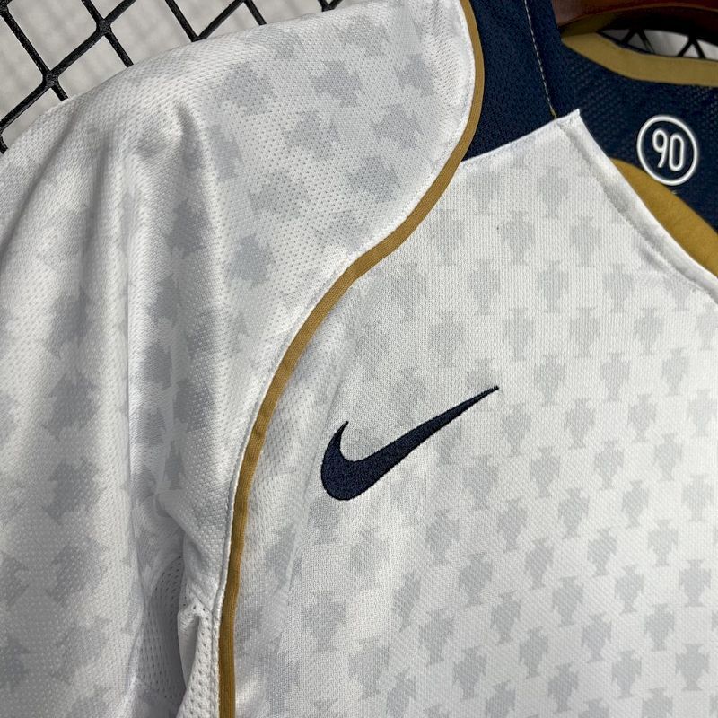 Maillot Portugal Vintage Extérieur Rétro 2004