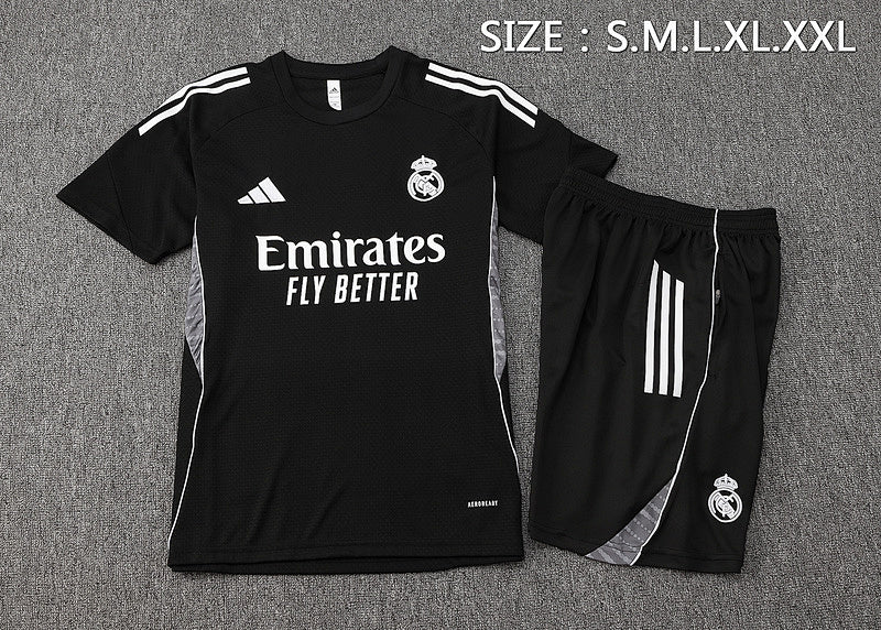 Ensemble Real Madrid Noir Prématch 25/26
